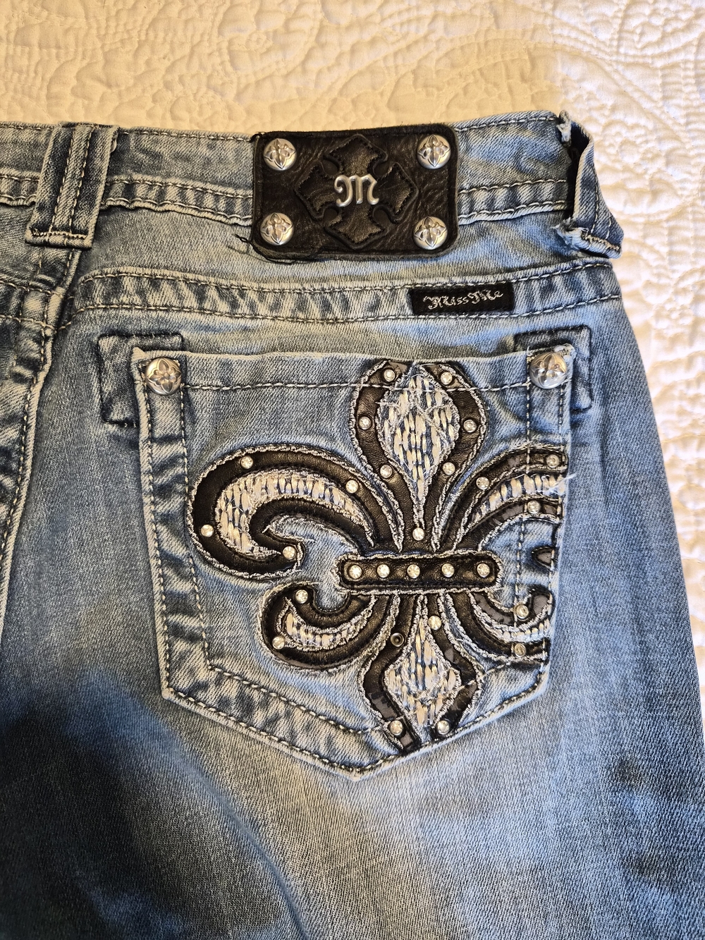 Miss Me Women's Light Blue Embroidered Fleur-de-Lis Jeans